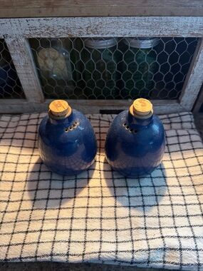 Vtg Edith Heath  Blue Ceramic Salt and Pepper Shaker Set with original  Corks